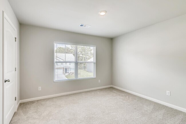 Building Photo - 250 Sweet Bay Ln