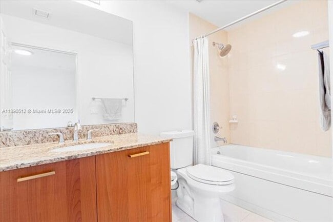 Building Photo - 2802 NE 184th Terrace