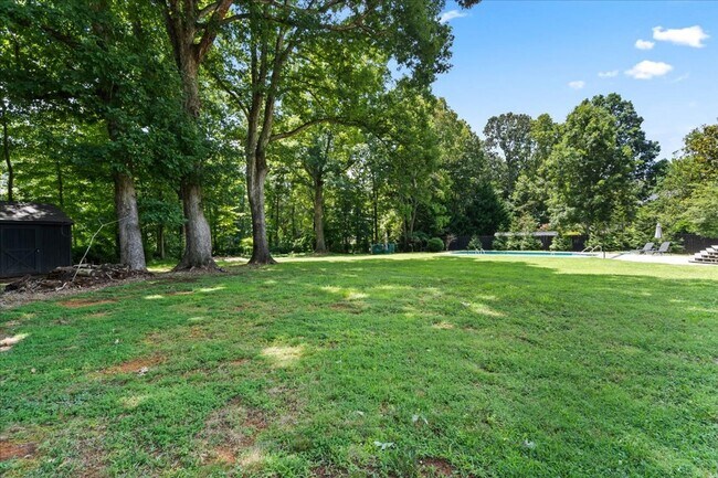 Building Photo - 11917 Shady Oak Ct