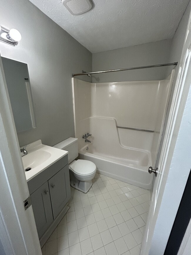 Building Photo - 190 Winston Dr