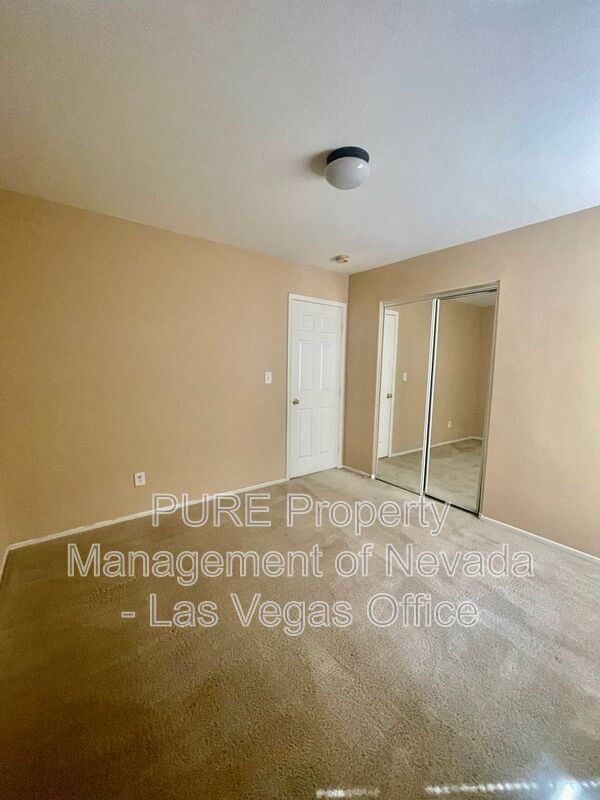 Building Photo - 126 Solidago Ave