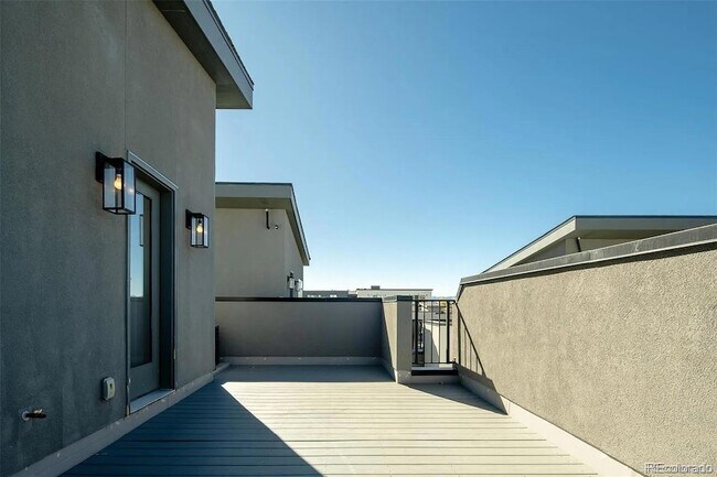 Building Photo - 3460 S Corona St