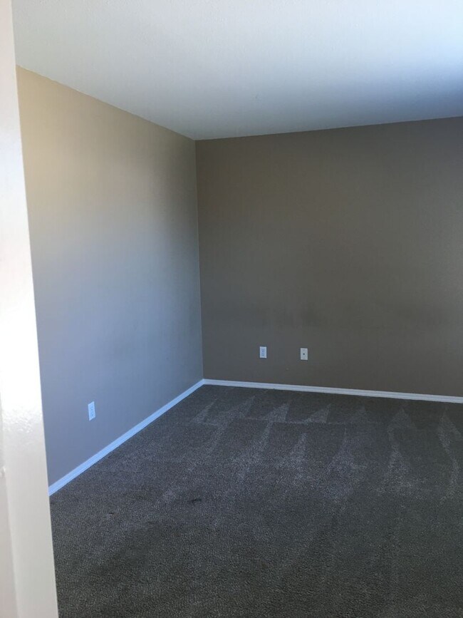 Building Photo - 3 bed/2 Bath House in Sparks