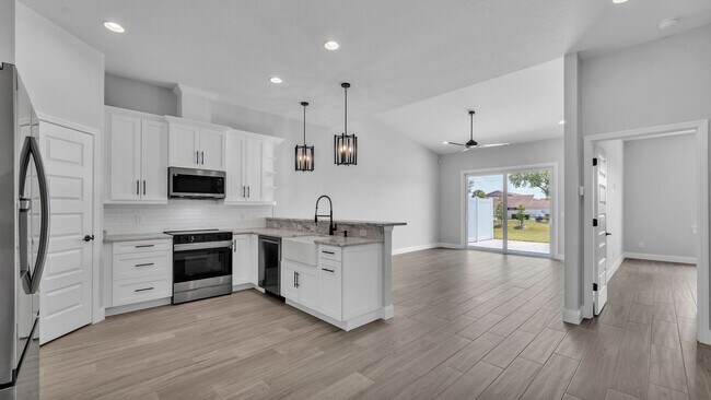 Building Photo - Stunning New Construction Villa for Rent Near Lake John