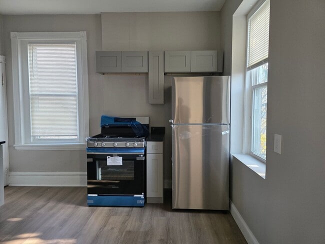 Building Photo - 416 N Broom St