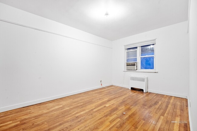 Building Photo - 3828A Barnes Ave