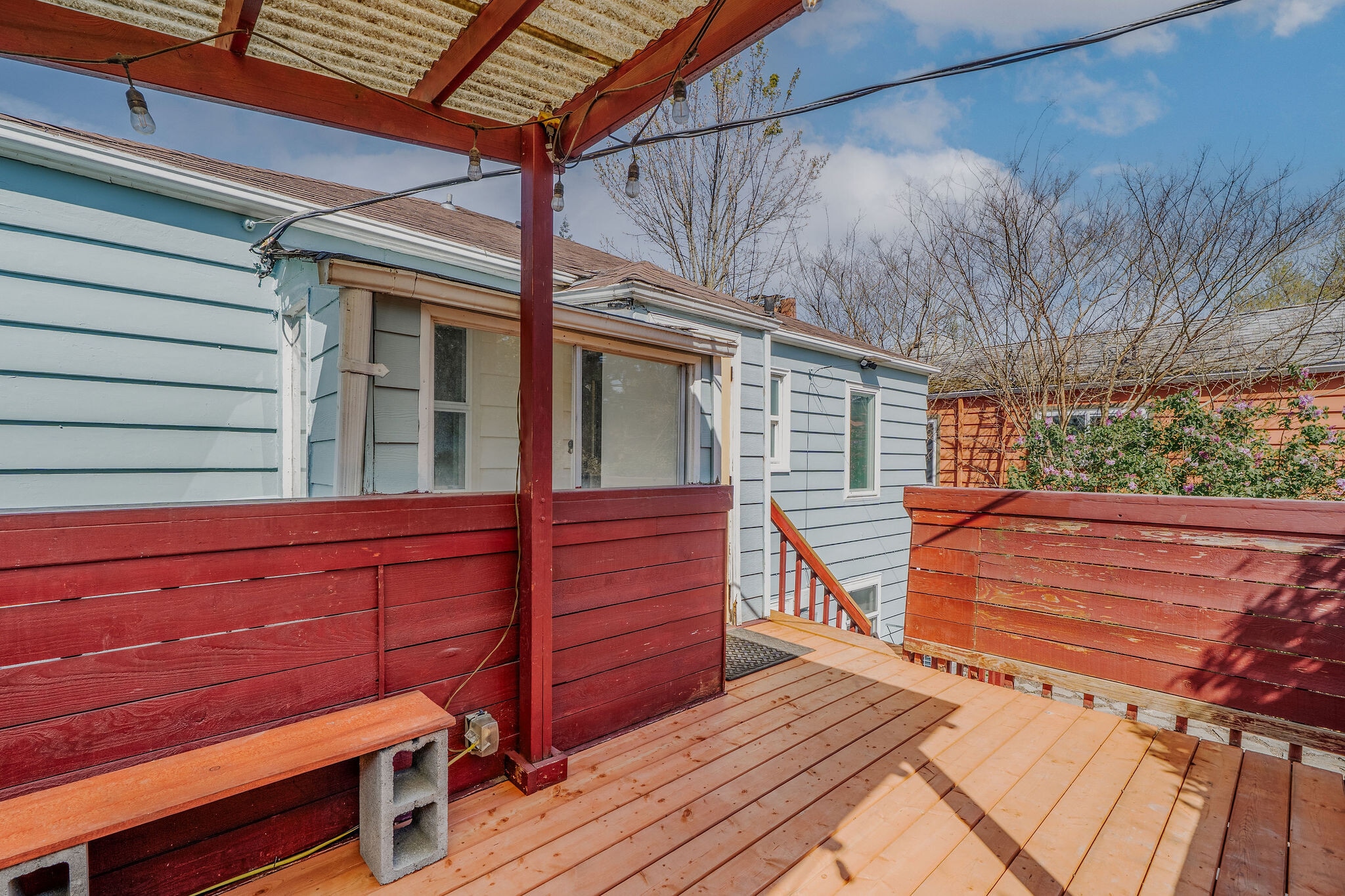 Building Photo - 6654 Flora Ave S