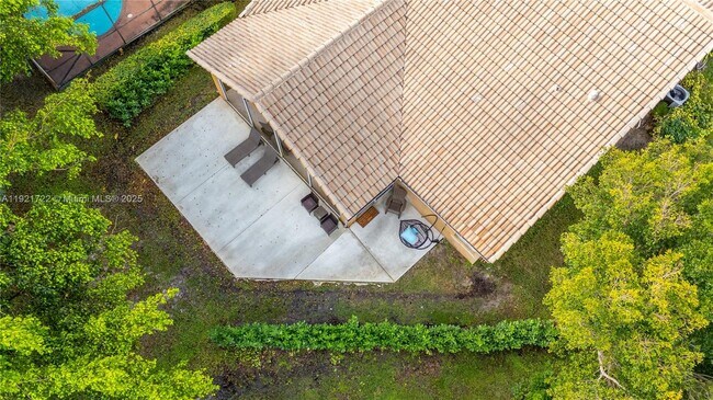 Building Photo - 19648 Back 9 Dr