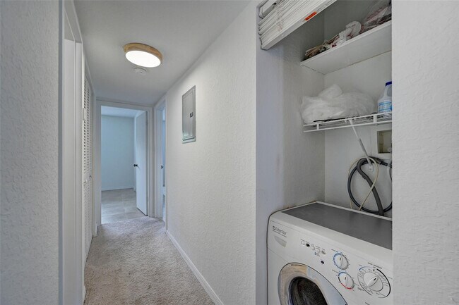 Building Photo - 2020 NE 56th St