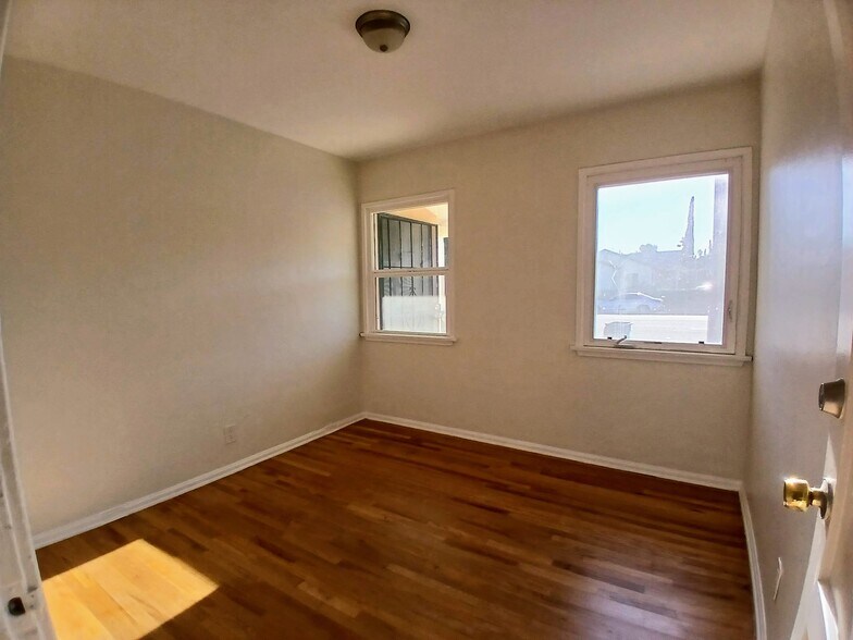 3rd Bedroom - 10636 Louise Ave