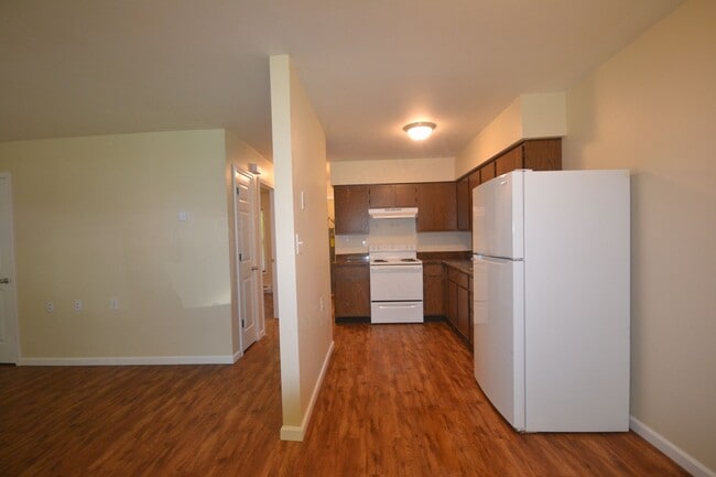 Building Photo - Sommerfield Apartments