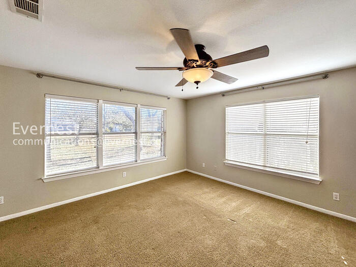 Building Photo - 208 Panther Path