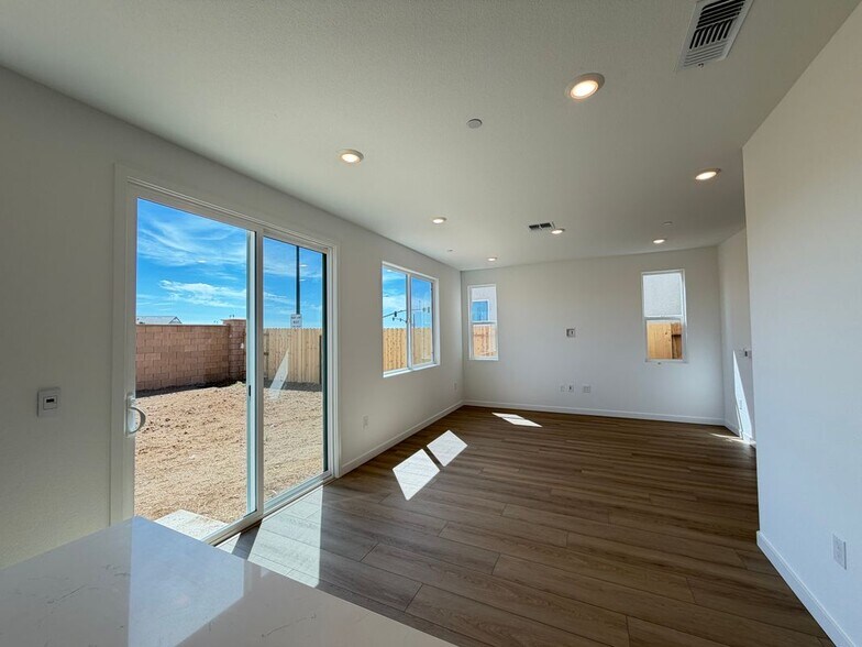 Building Photo - 8333 Mincey Wy