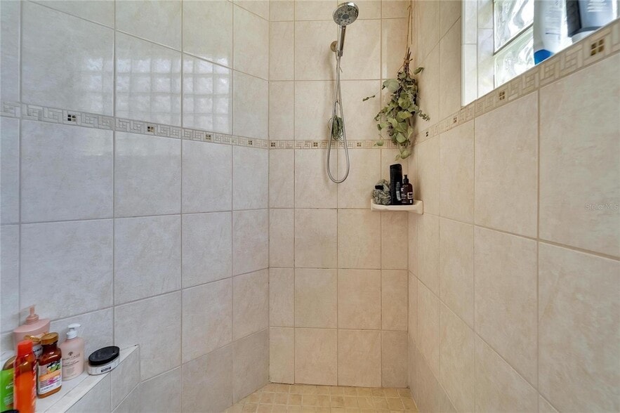 Building Photo - 2656 Wyndsor Oaks Way