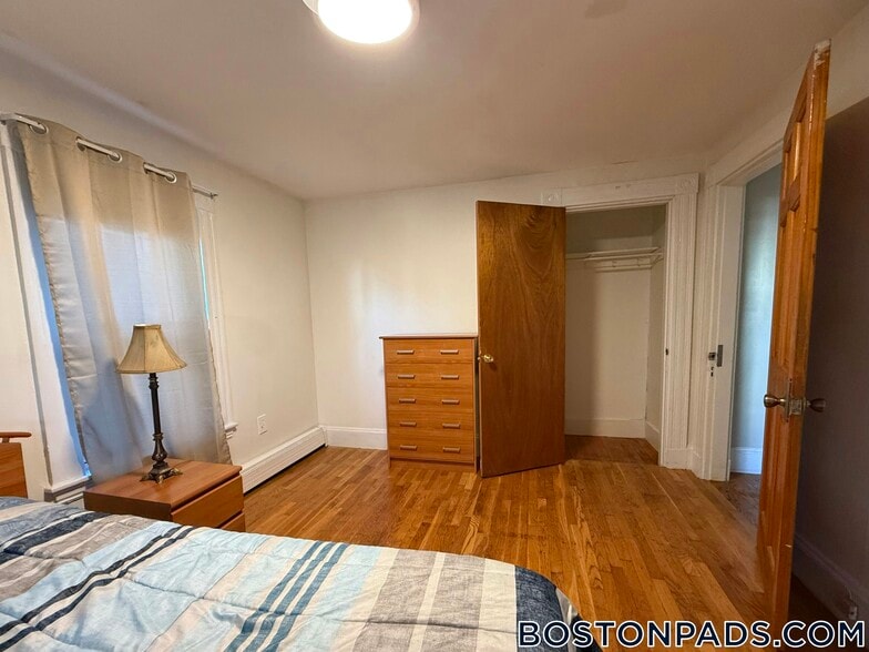 Building Photo - 31 Seattle St