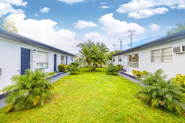 Building Photo - 2306 Fillmore St