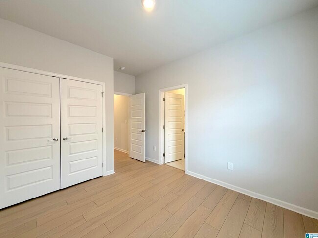 Building Photo - 237 Granby Ln