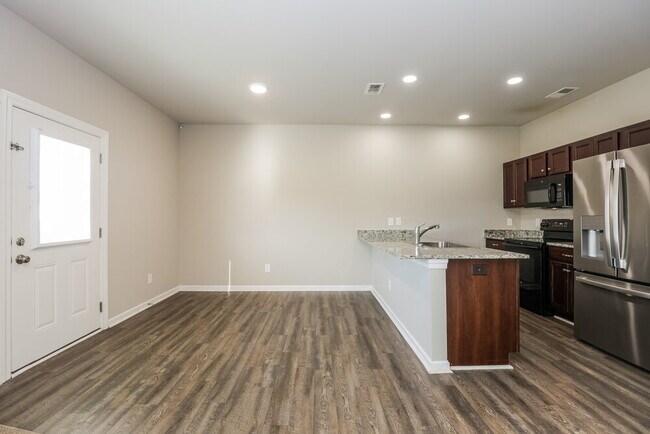 Building Photo - 2228 Lismore Dr