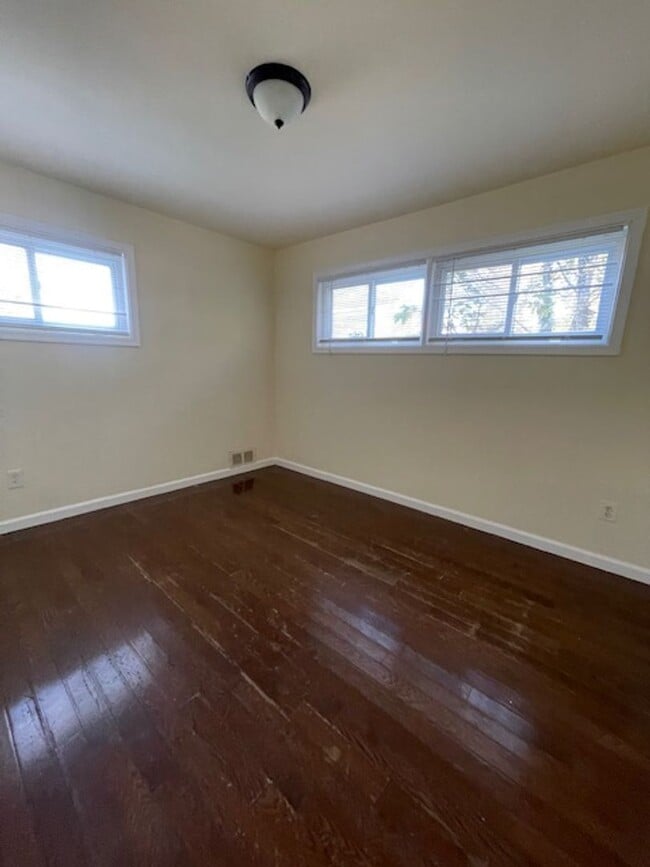Building Photo - SINGLE FAMILY HOME IN TWINBROOK FOREST