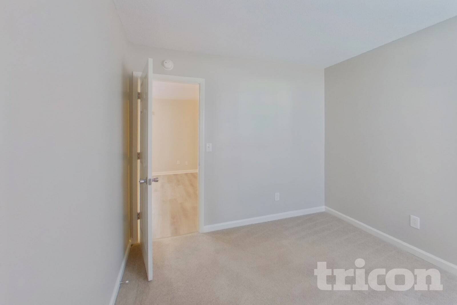 Building Photo - 562 Chisolm Way