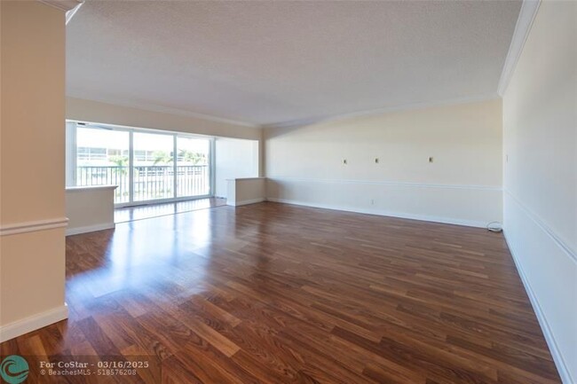 Building Photo - 3101 NE 47th Ct