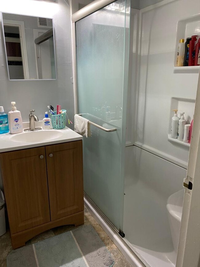 Building Photo - 105 Buckeye Cir