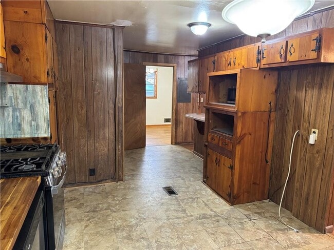 Building Photo - 556 Lamar Dr