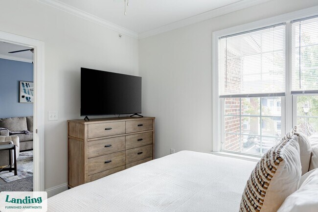 Building Photo - 2118 Silvercrest Dr