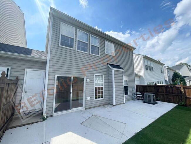 Building Photo - Fresh Paint - Lovely 3 Bedroom, 2.5 Bath T...