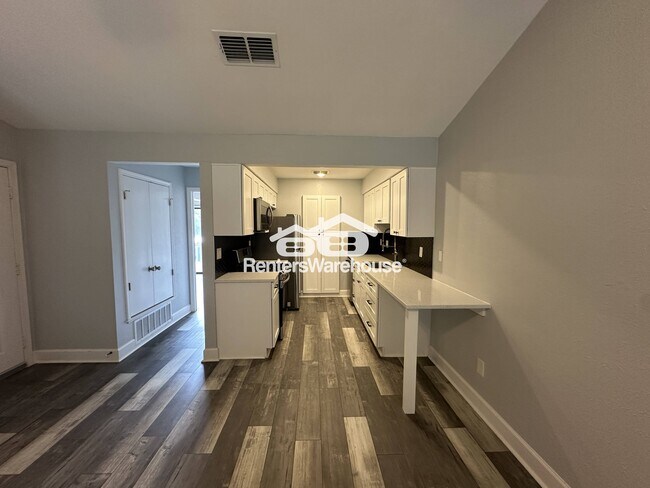 Building Photo - 3839 Dry Creek Dr