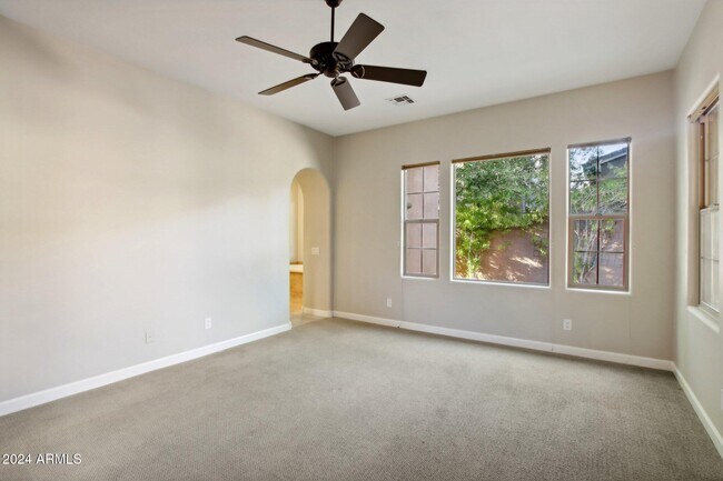 Building Photo - 9344 E Via De Vaquero Dr