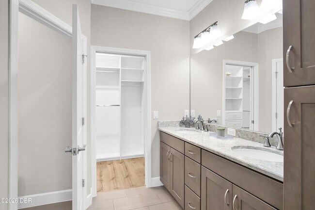Building Photo - 341 Good Life Wy