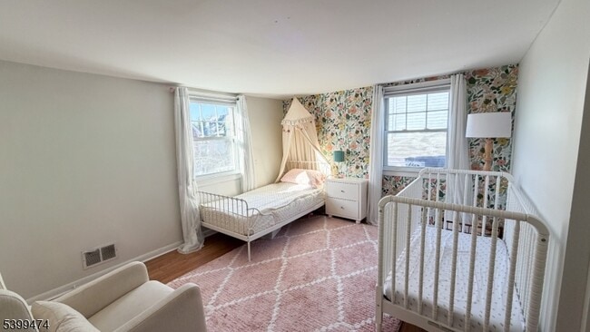 Building Photo - 19 Hazlett St