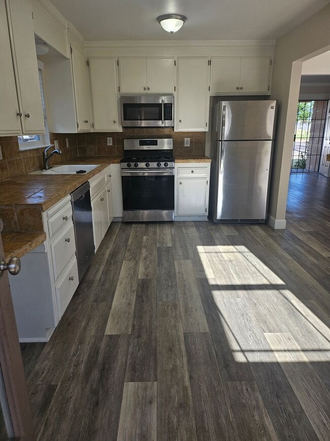 Building Photo - Large 2 bedroom in central Yuba City