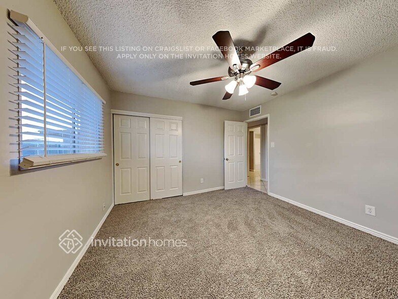Building Photo - 6008 N 61st Dr