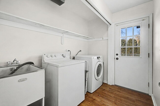 Building Photo - 1315 Jane Ave