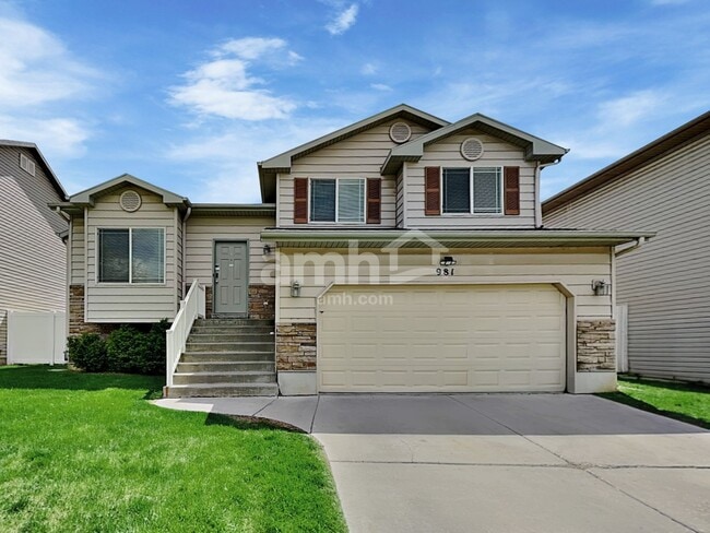 Building Photo - 981 Stonehenge