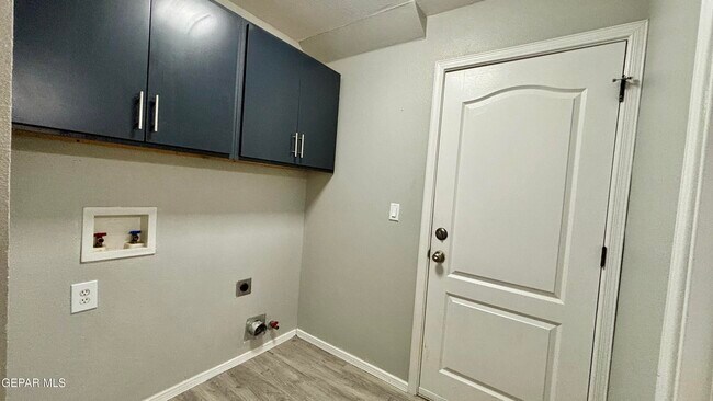 Building Photo - 633 Pete Payan Dr