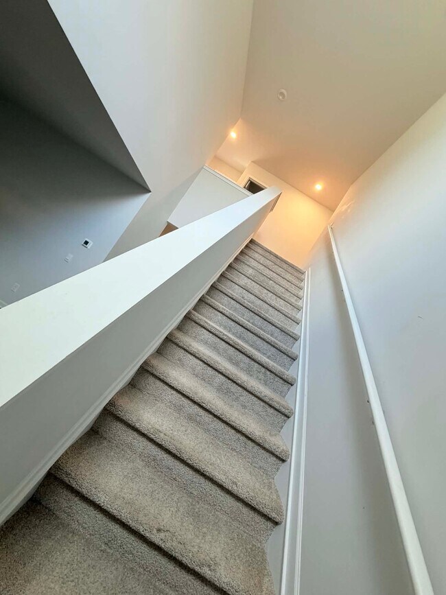 Building Photo - 4341 Maxwell Rd