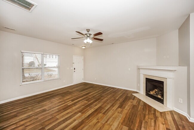 Building Photo - 255 Flanders Dr