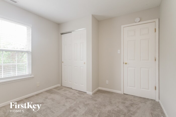 Building Photo - 3639 Homestead Cir E