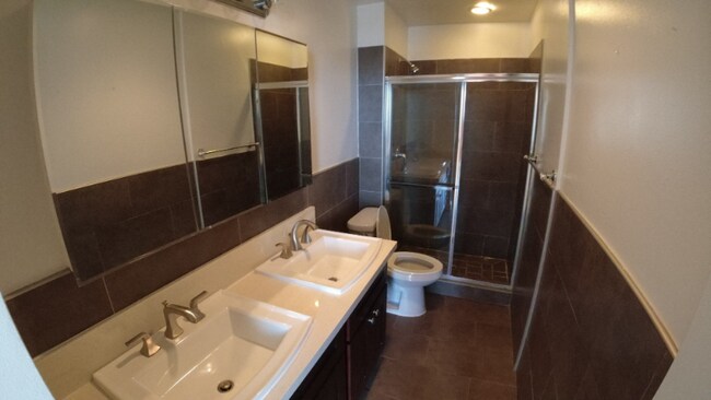 Building Photo - 1211 Horn Ave