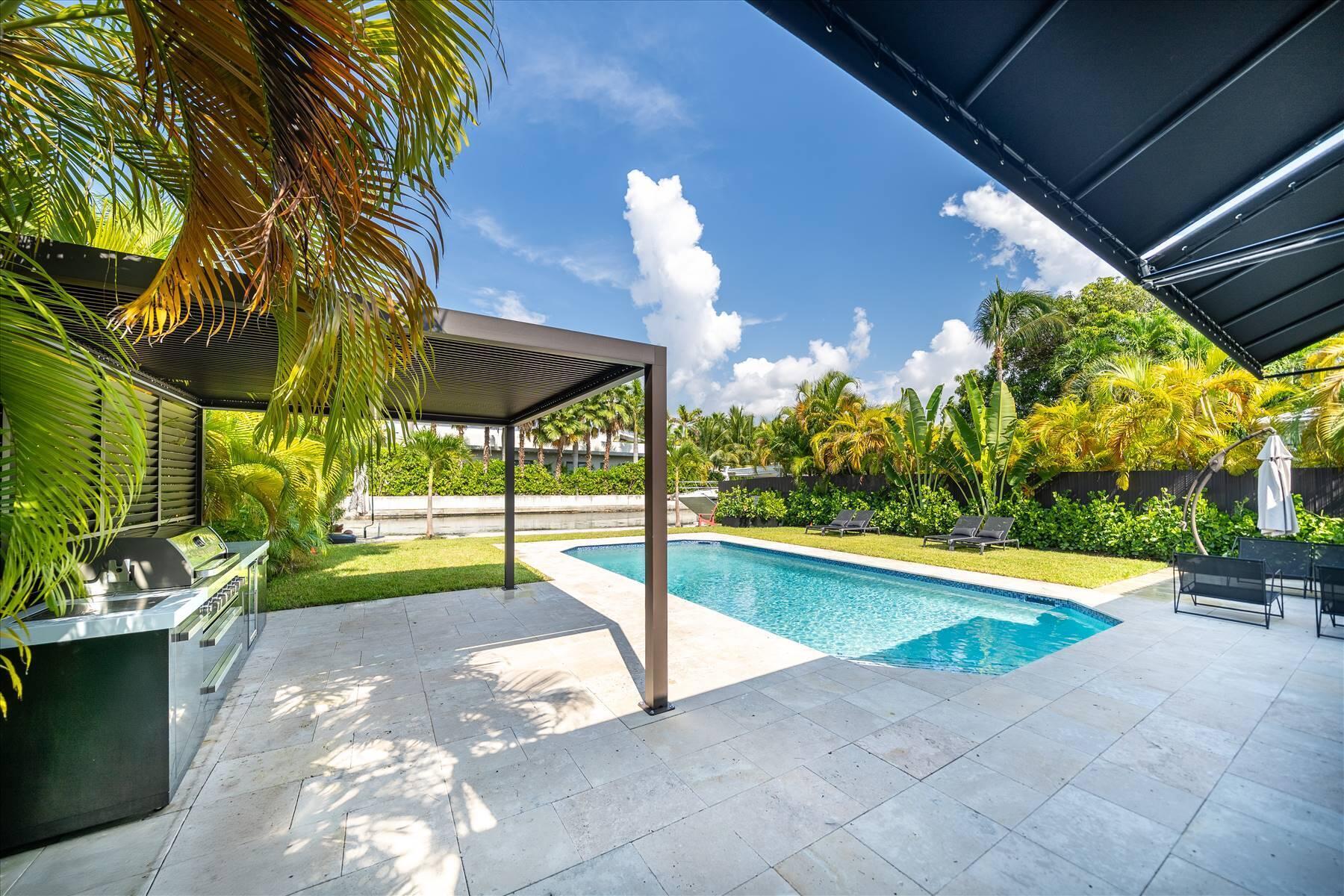 Building Photo - 7610 Bayside Ln