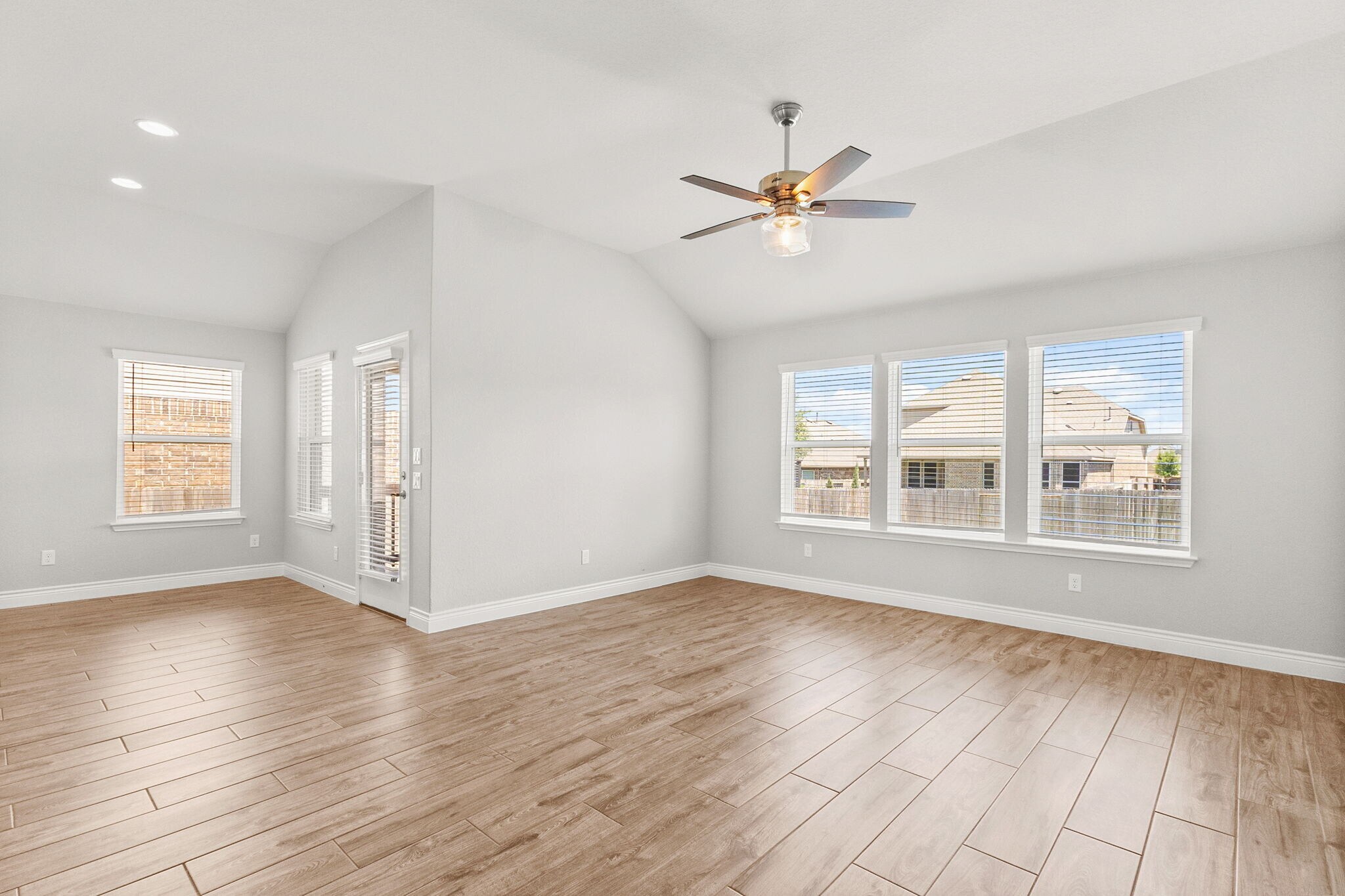 Building Photo - 2255 Oak Run Pky