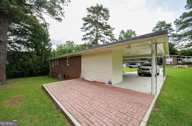 Building Photo - 120 Soule St