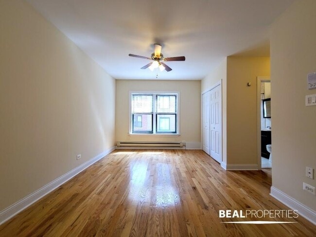 Building Photo - 0 bedroom in CHICAGO IL 60657