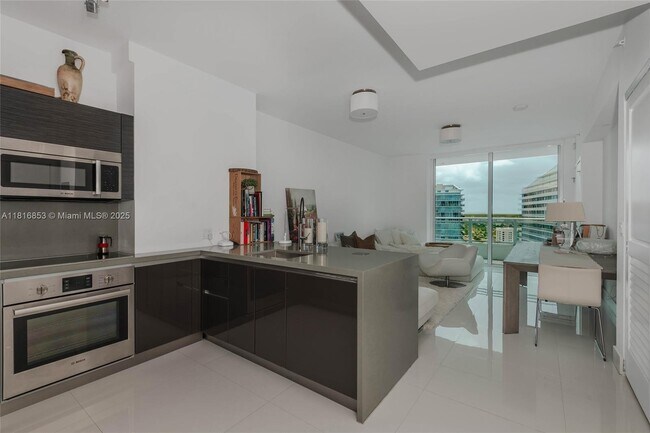 Building Photo - 1080 Brickell Ave