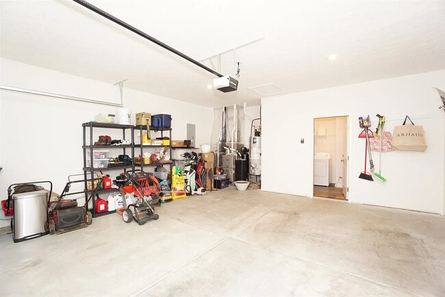 Building Photo - 2922 Poinciana Dr