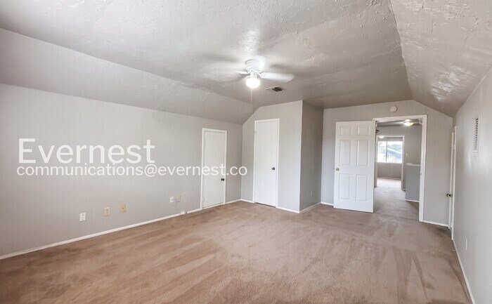Building Photo - 3615 Country Rd