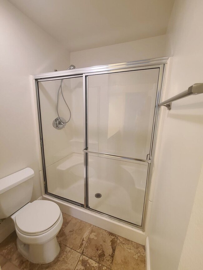Building Photo - Spacious 2Bd Condo in Mira Mesa with Private Balcony & In-Unit Laundry!